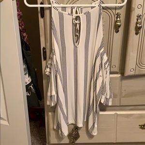 soft and sexy American Eagle cold shoulder top